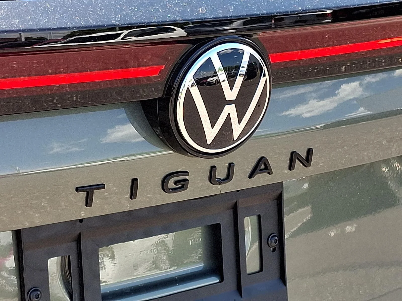 New 2026 X52T/AVAGRNBLKR Volkswagen SE R-Line Black image 21