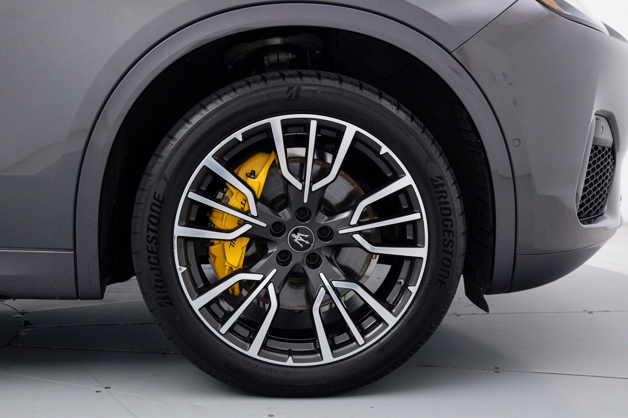 Used 2023 Gray Maserati Modena image 19