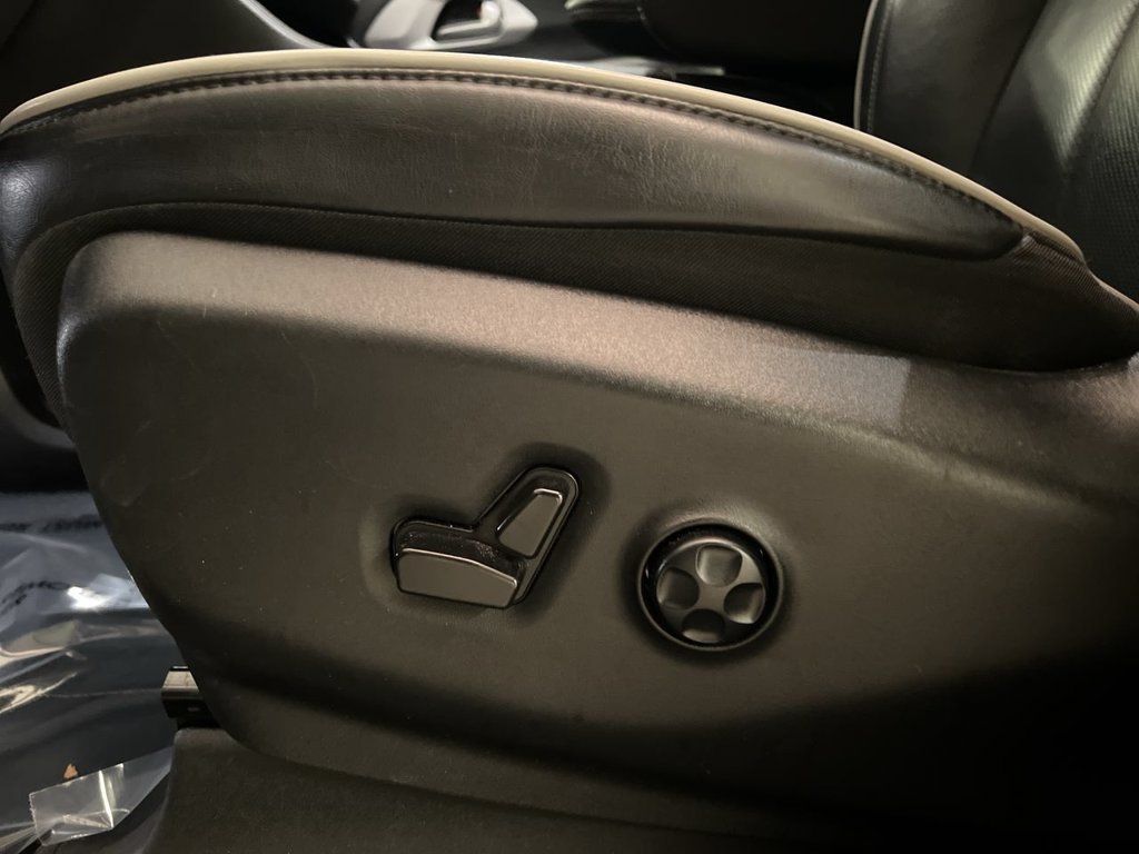 2025 Chrysler Pacifica Limited - Photo 12