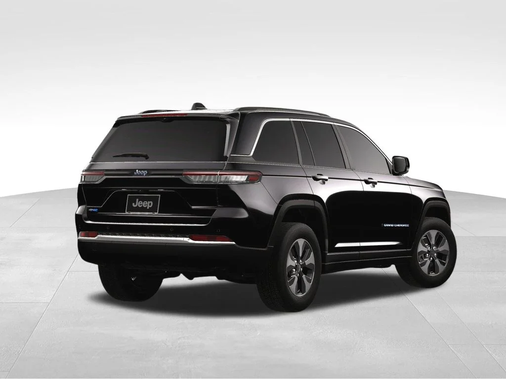 New 2024 Diamond Black Crystal Pearlcoat Jeep 4xe image 5