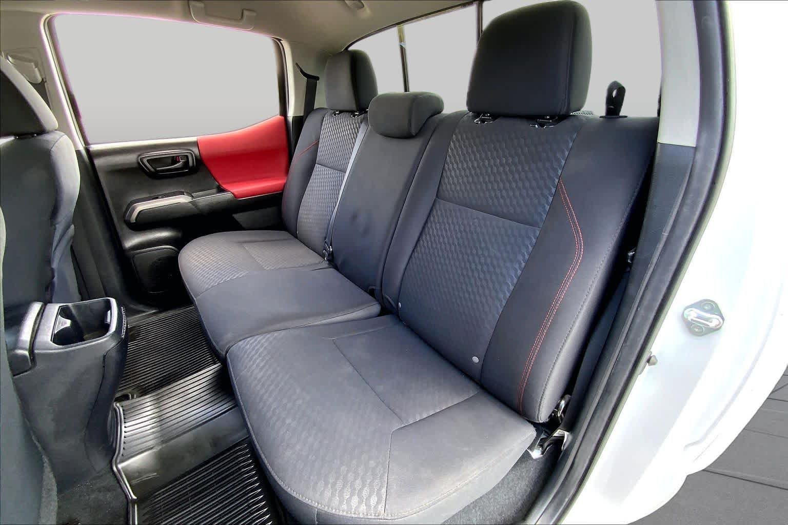 Used 2022 White Toyota SR5 image 20
