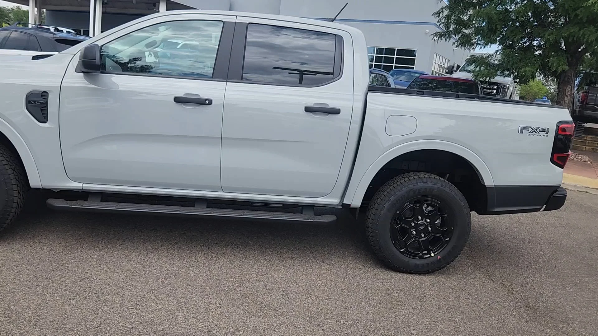 New 2026 Avalanche Ford XLT image 5
