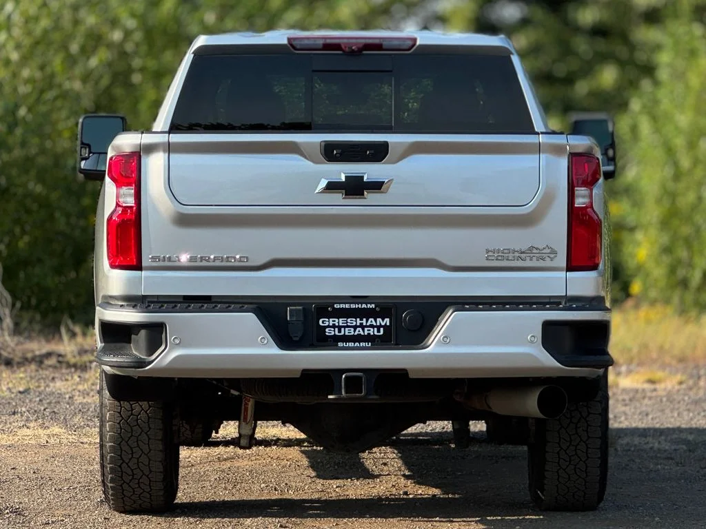 Used 2022 Silver Ice Metallic Chevrolet High Country image 6