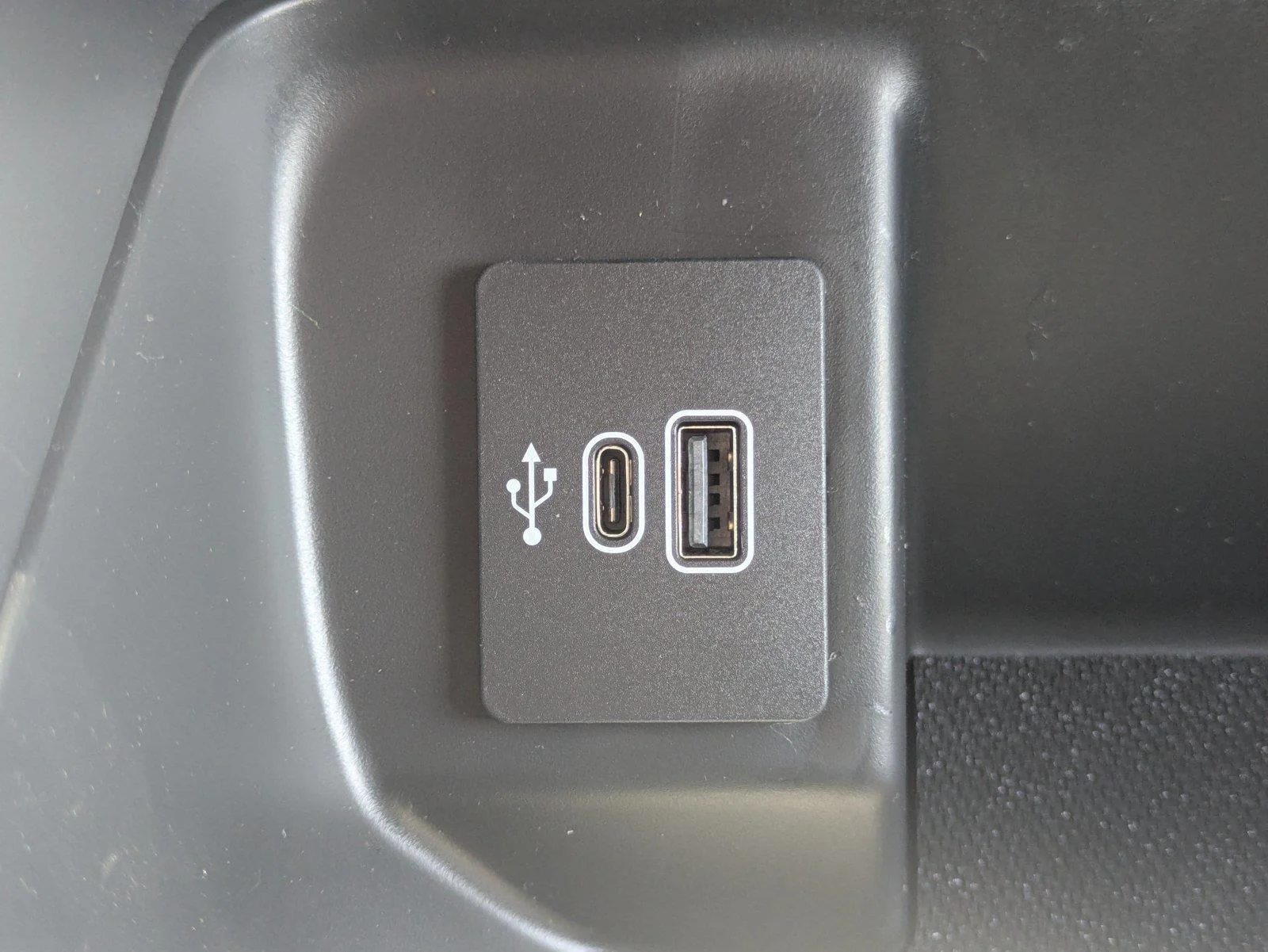 New 2026 Agate Black Metallic Ford XLT image 24