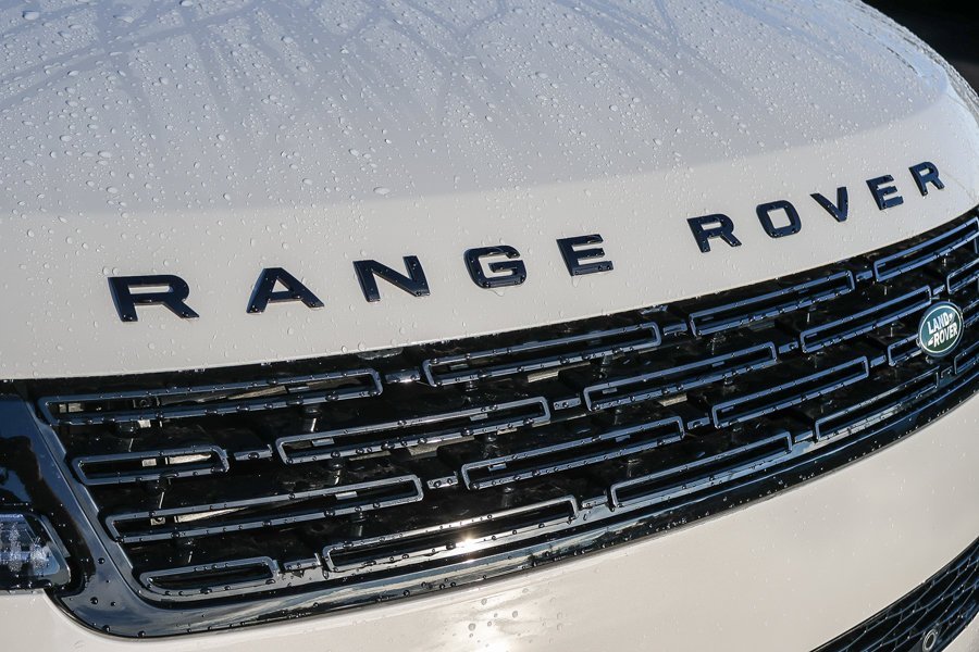 New 2026 Borasco Grey LAND ROVER Dynamic SE image 16