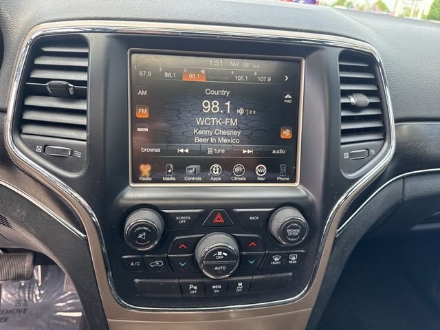 Used 2014 White Jeep Limited image 25