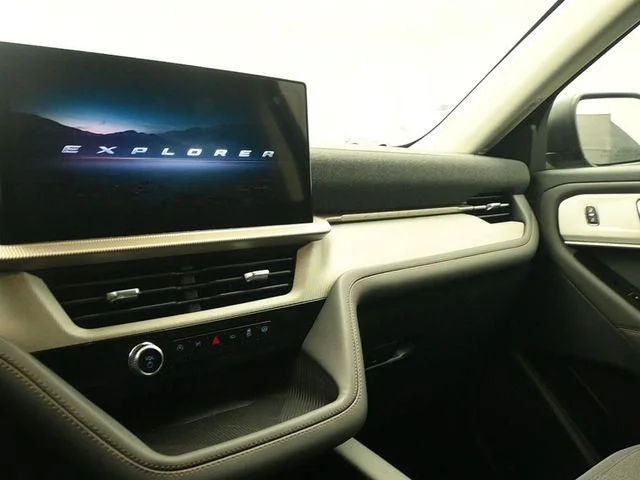 New 2026 Carbonized Gray Metallic Ford Active image 13