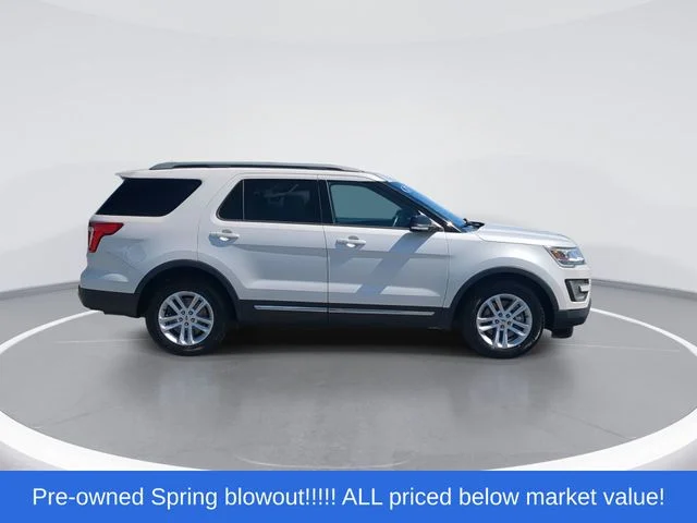 Used 2017 White Ford XLT image 9