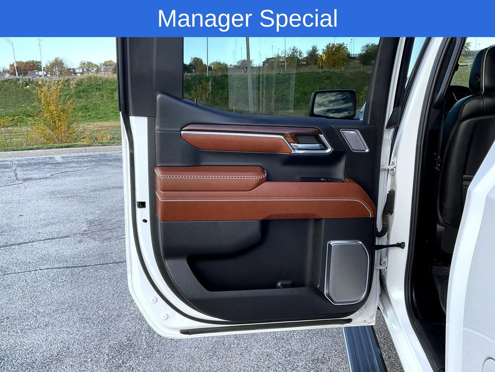 Used 2024 White GMC Denali Ultimate image 21
