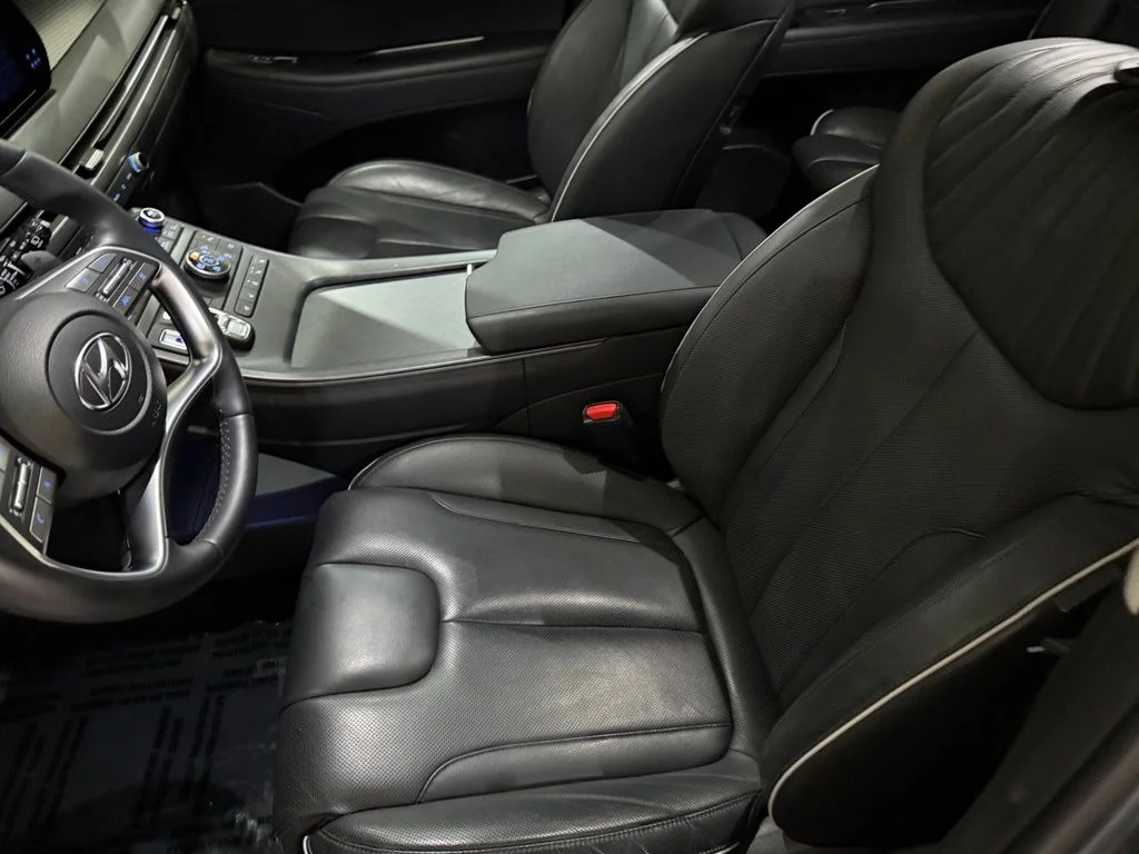 Used 2023 Graphite Hyundai Limited image 11