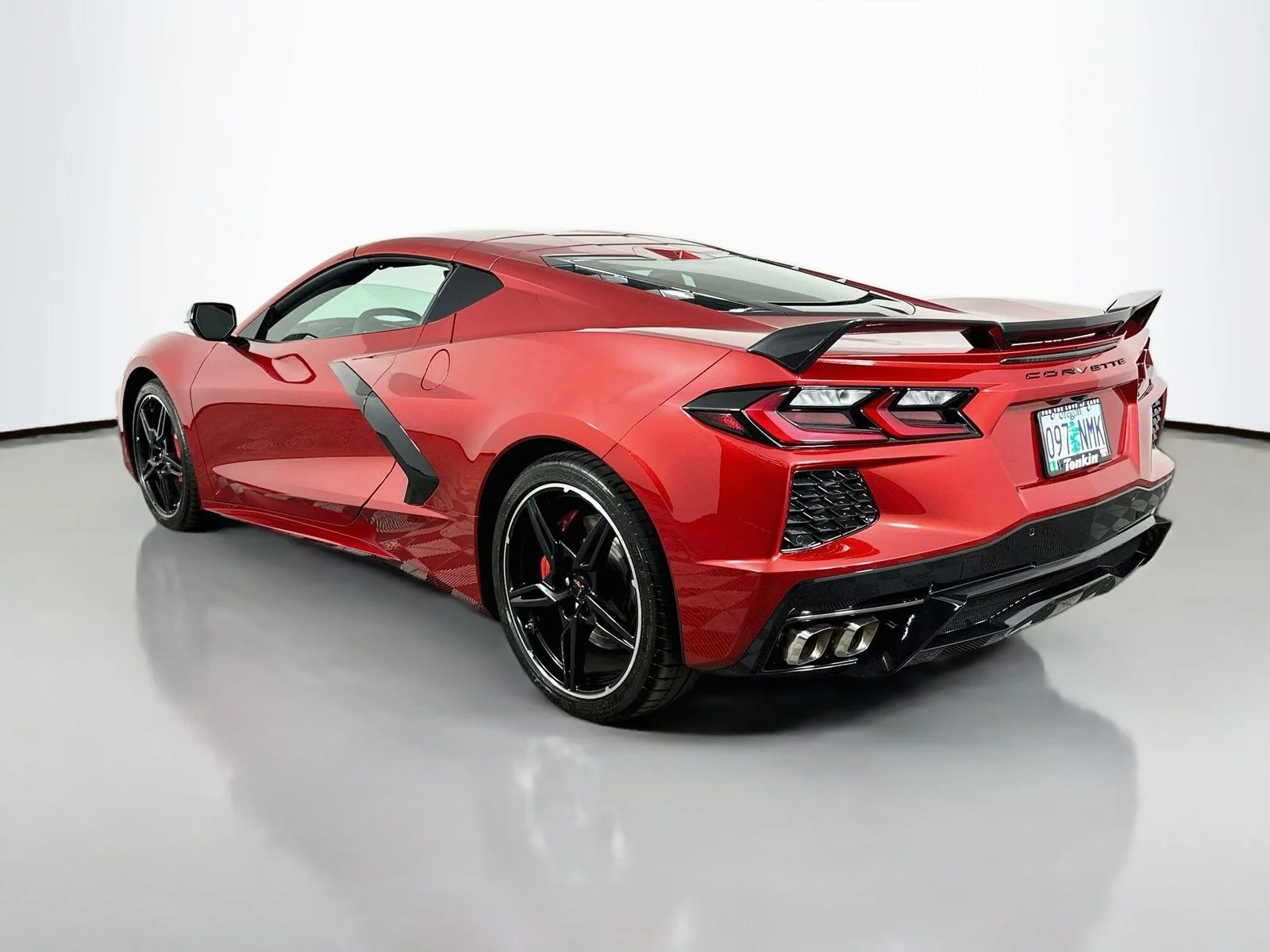 Used 2022 Red Mist Metallic Tintcoat Chevrolet Stingray image 9