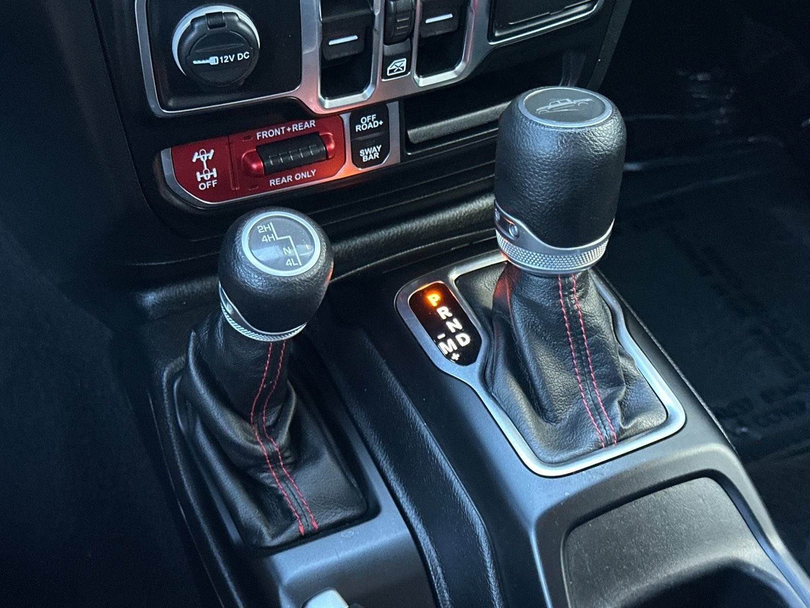 Used 2020 Hydro Blue Pearlcoat Jeep Rubicon image 19
