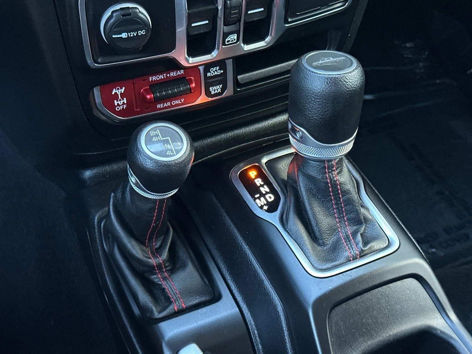 Used 2020 Hydro Blue Pearlcoat Jeep Rubicon image 19