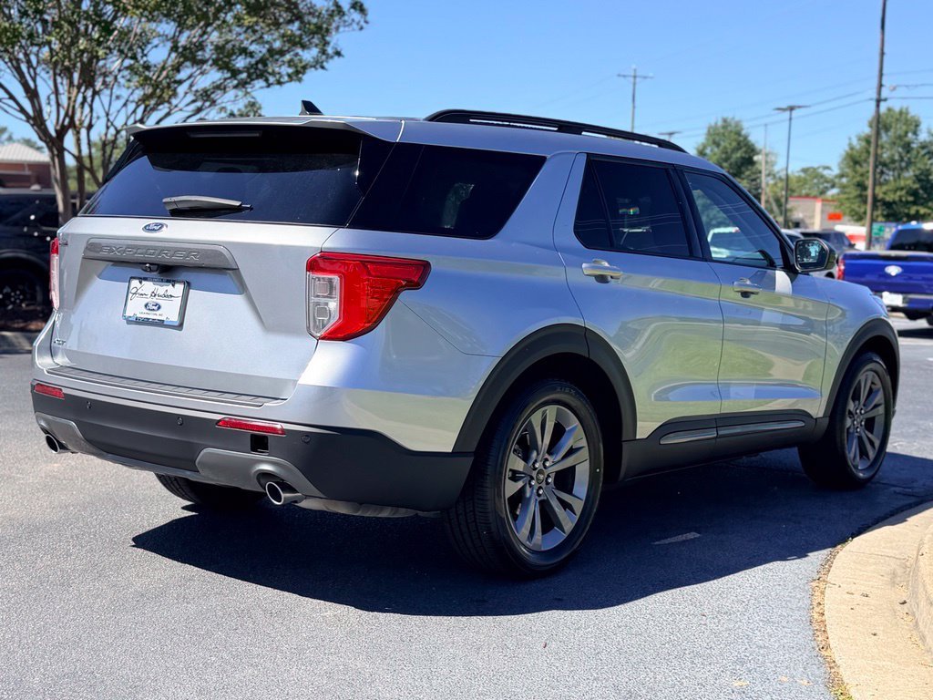 Used 2023 Silver Ford XLT image 7