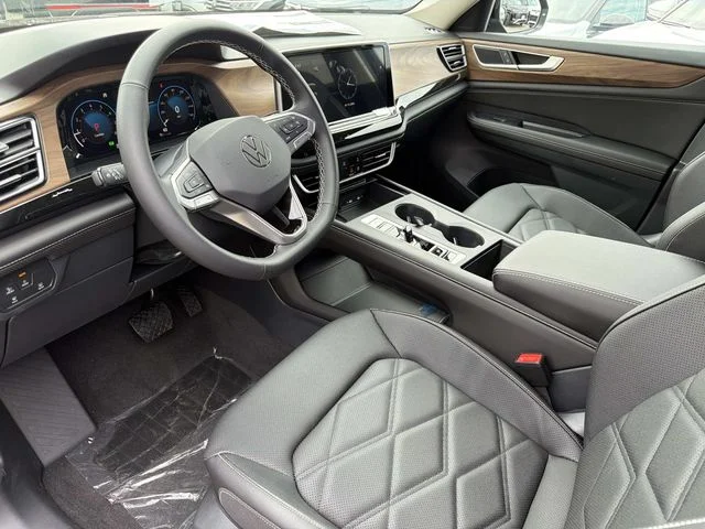 New 2026 Black Volkswagen 2.0T SE image 14