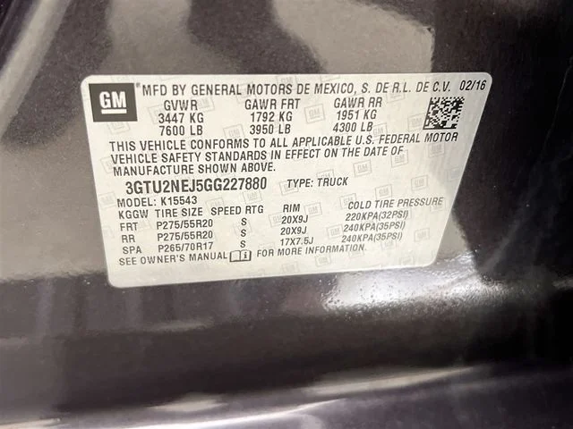 Used 2016 Silver GMC SLT image 40