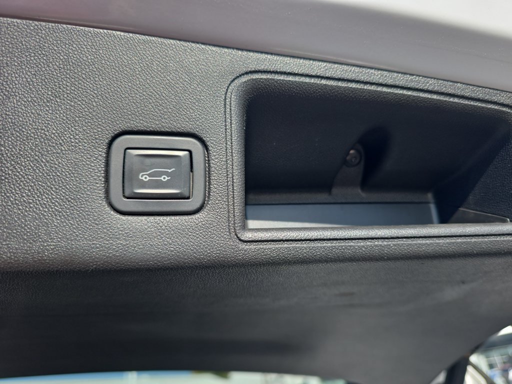 Certified Used 2019 SUMMIT WHITE GMC Denali image 14