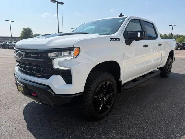 Used 2026 Summit White Chevrolet LT Trail Boss image 3
