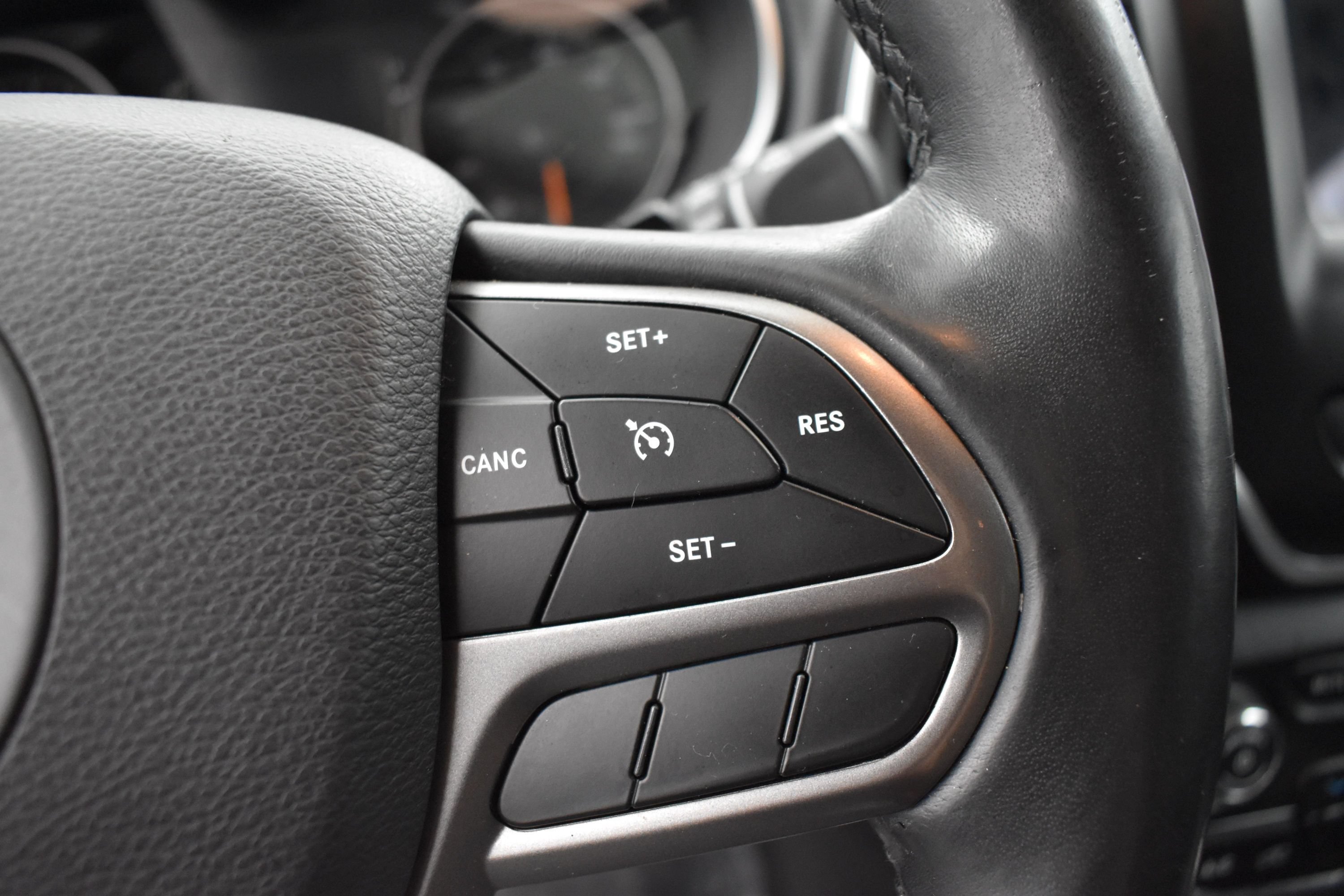 Used 2019 Diamond Black Crystal Pearlcoat Jeep Latitude Plus image 7