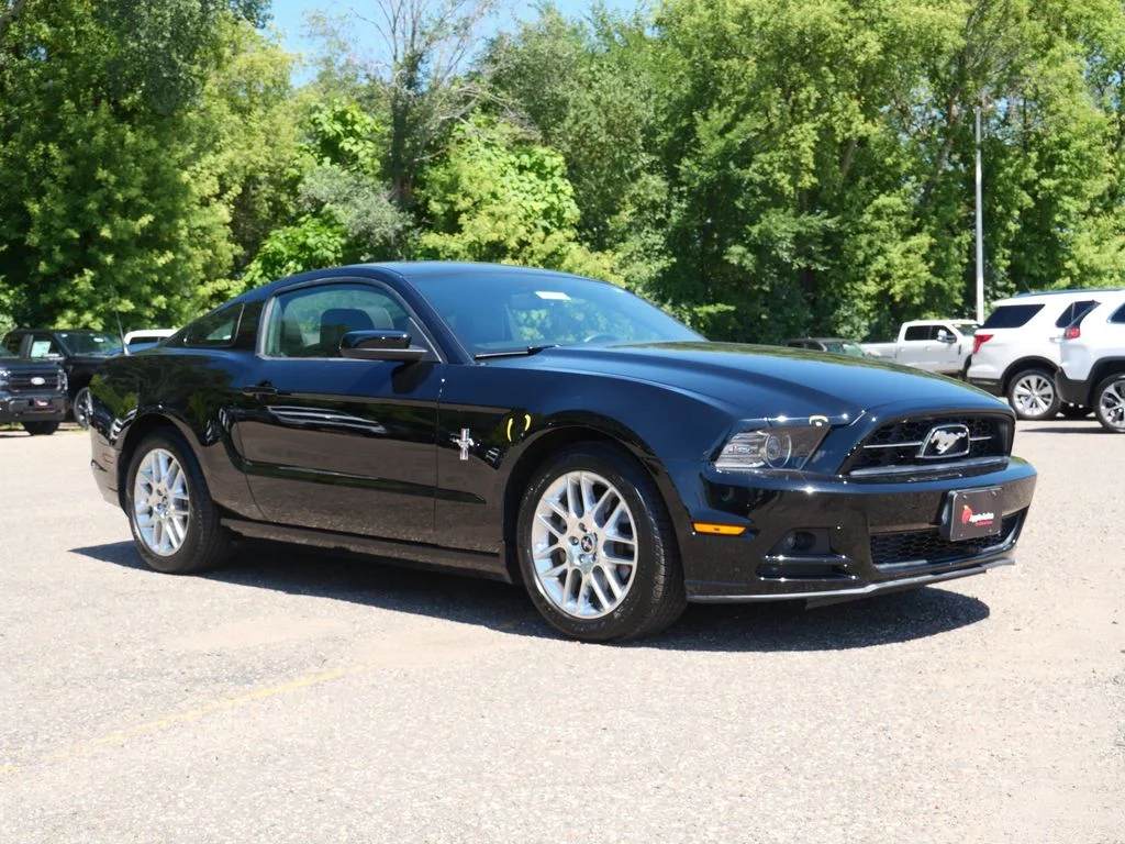 Used 2014 Black Ford V6 Premium image 1