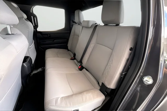 Used 2025  Toyota SR5 image 19