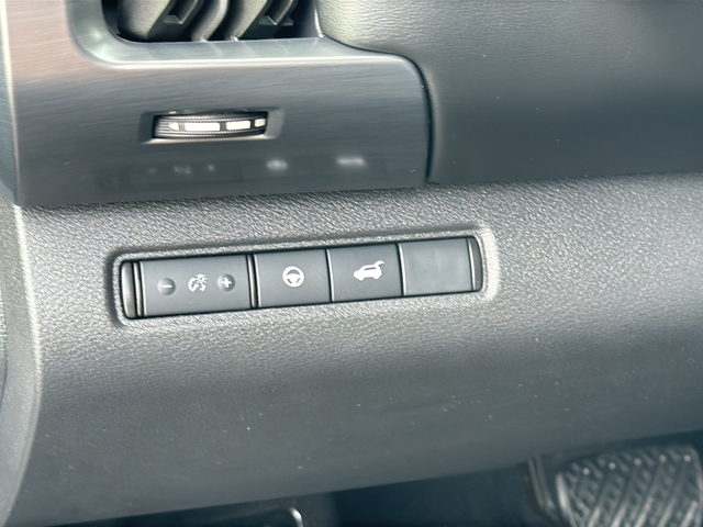 Used 2023 Black Nissan SL image 27