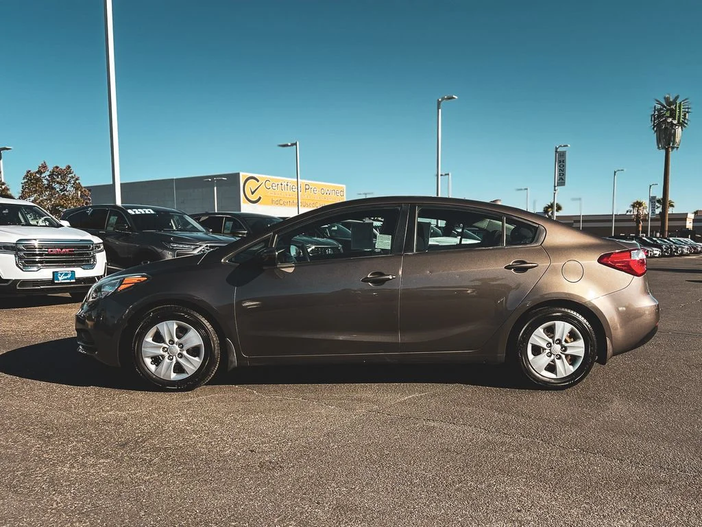 Used 2014 Brown Kia LX image 5