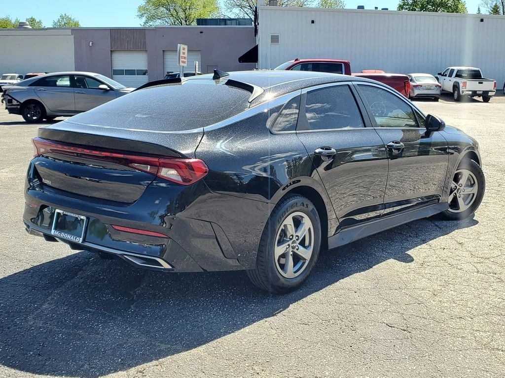 Used 2023 Black Kia LXS image 3