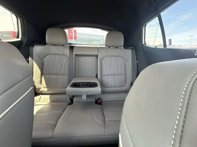 Used 2025 White Frost Tricoat Buick Avenir image 22