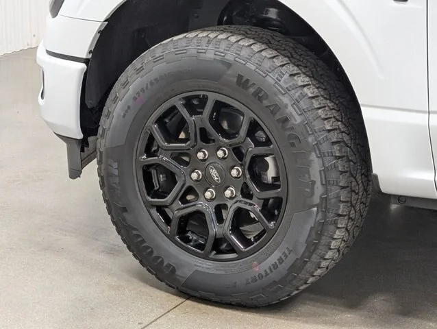 New 2026 Oxford White Ford XLT image 35