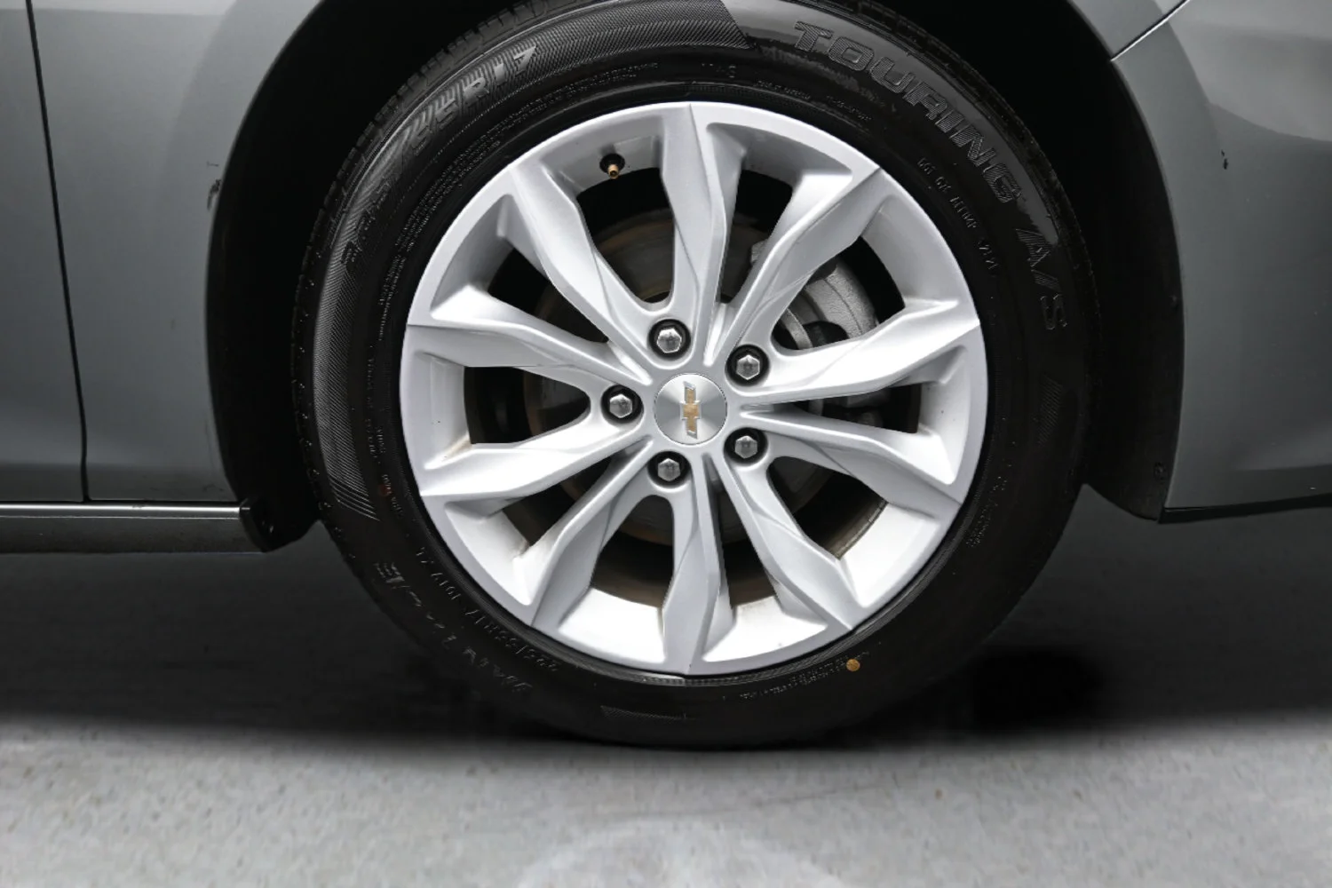 Used 2025 Sterling Gray Metallic Chevrolet 1LT image 20
