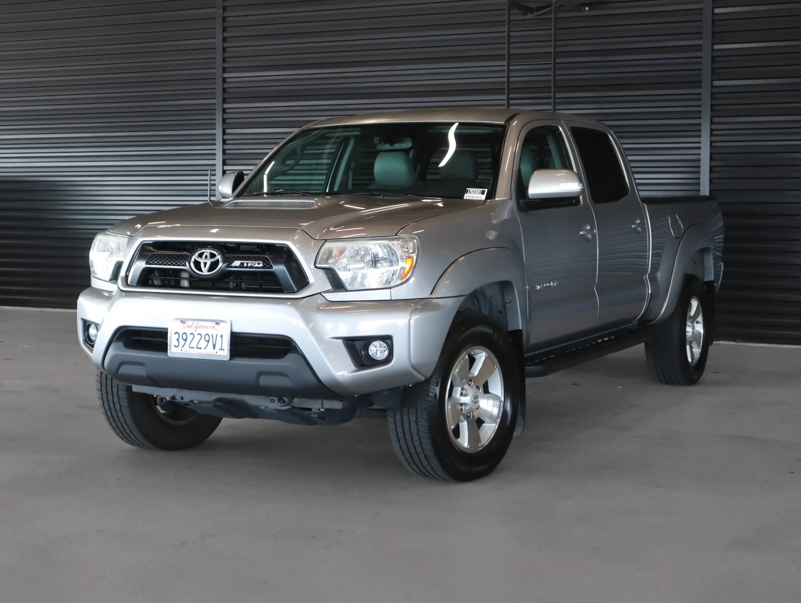 Used 2015  Toyota PreRunner image 1