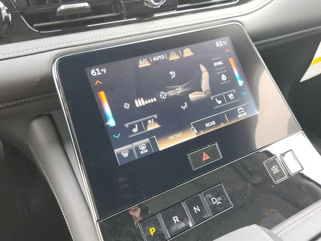 New 2027 RADIANT WHITE INFINITI Luxe 4WD image 17