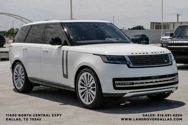 New 2026 White Land Rover SE image 4