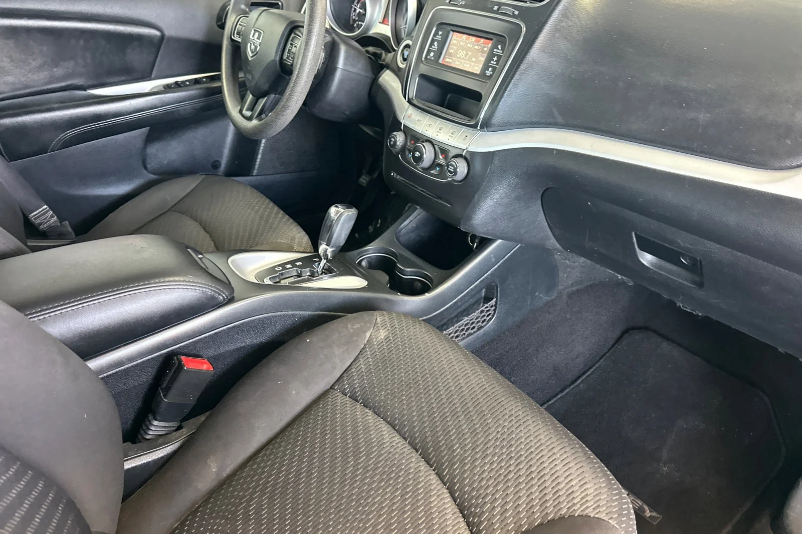 Used 2015 Redline 2 Coat Pearl Dodge American Value Pkg image 16