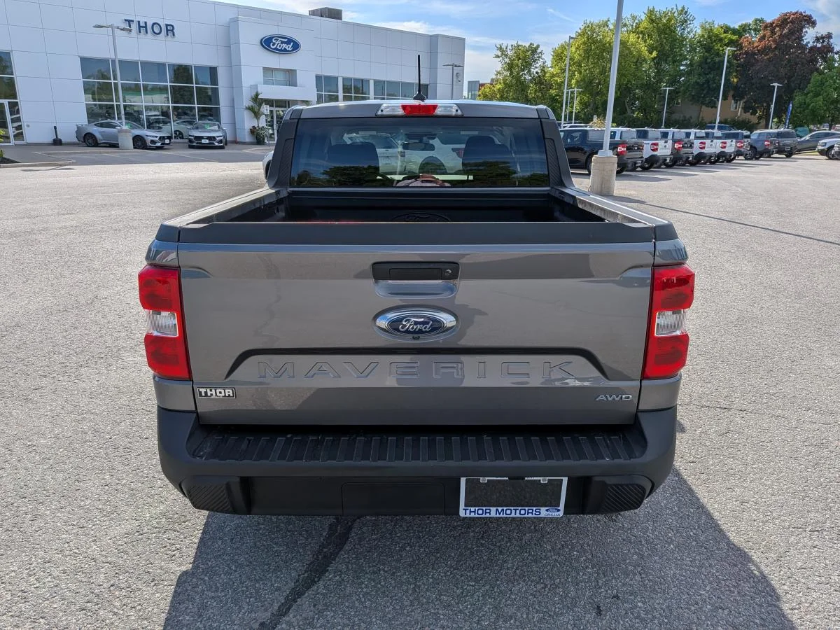 Used 2022 Grey Ford Awd Supercrew Xlt image 5