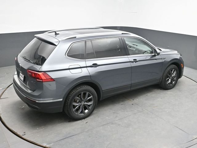 Used 2022 Gray Volkswagen 2.0T SE image 24