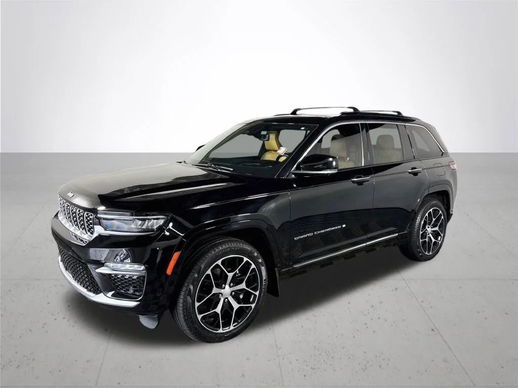 Used 2023 Black Jeep Summit Reserve image 2