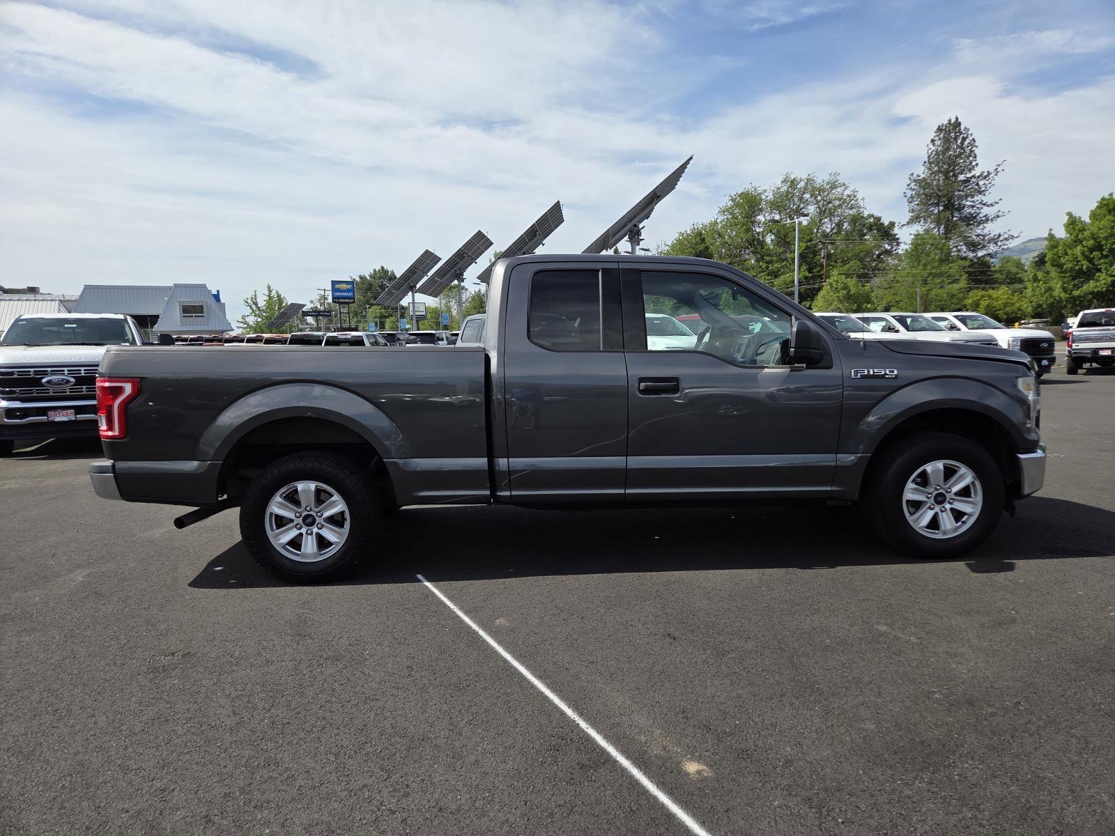 Used 2015  Ford  image 4