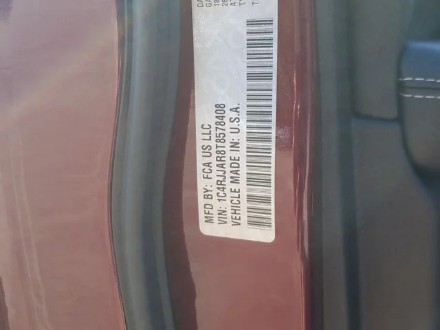 New 2026 Velvet Red Pearl-Coat Exterior Paint Jeep Altitude image 30