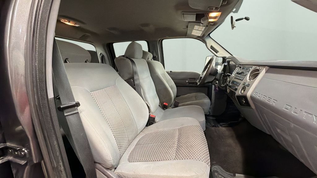 Used 2016 Gray Ford XLT image 9