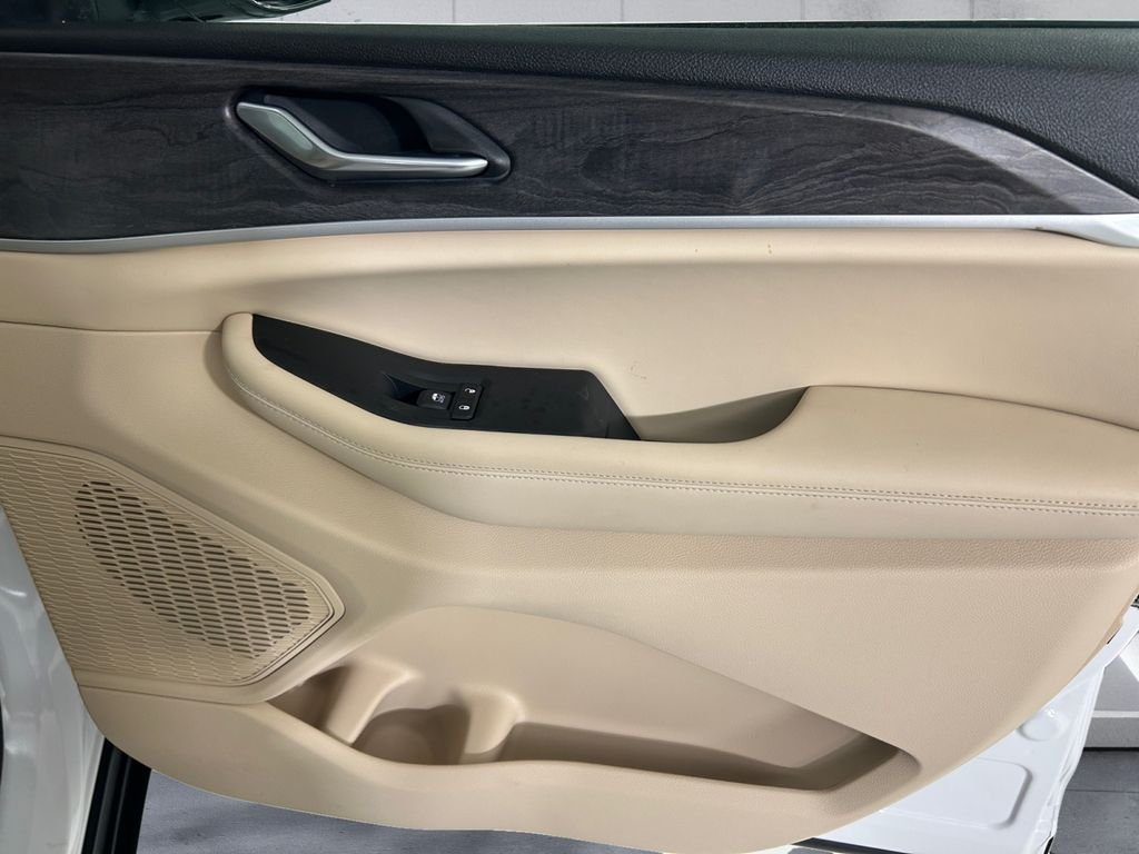 Used 2025 White Jeep Limited image 15