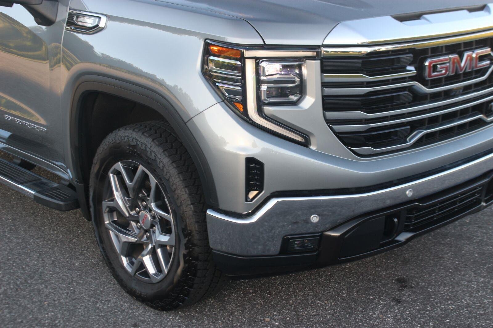 Used 2026 Sterling Metallic GMC SLT image 9