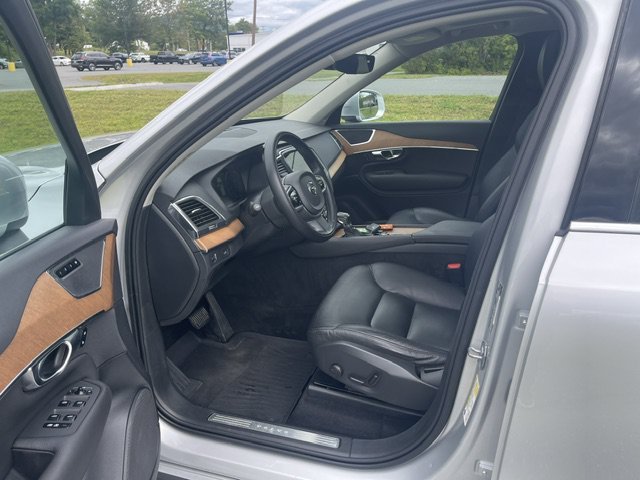 Used 2021 Silver Volvo Momentum image 19