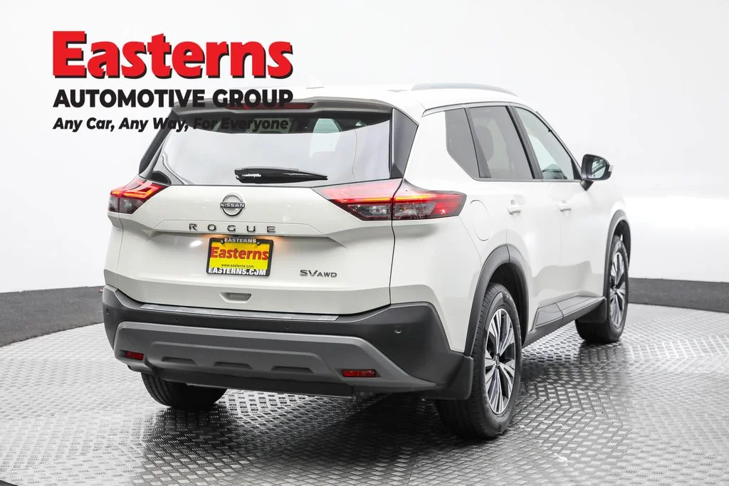 Used 2023 White Nissan SV image 5