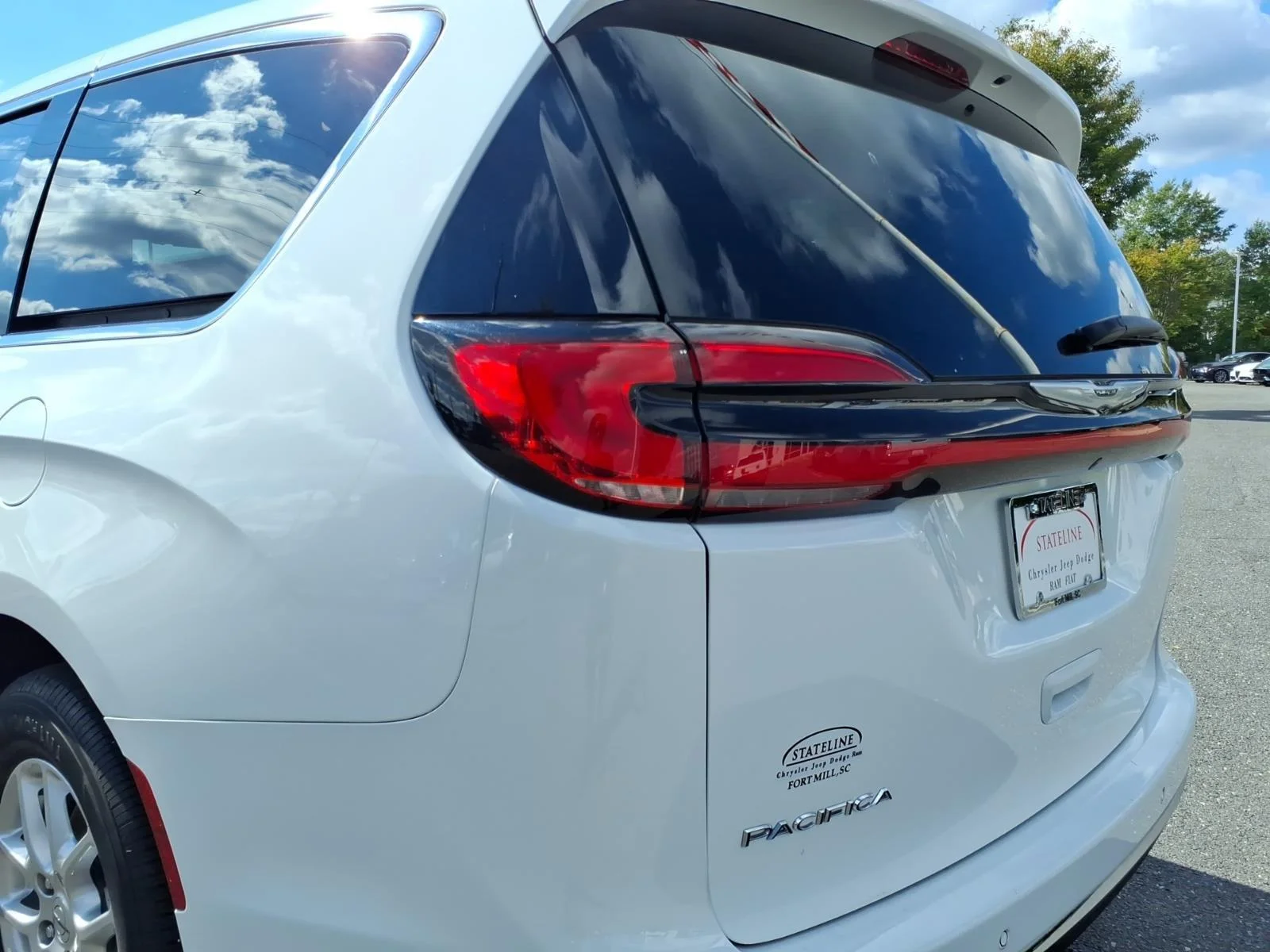 Used 2024 Bright White Clearcoat Chrysler Touring L image 16