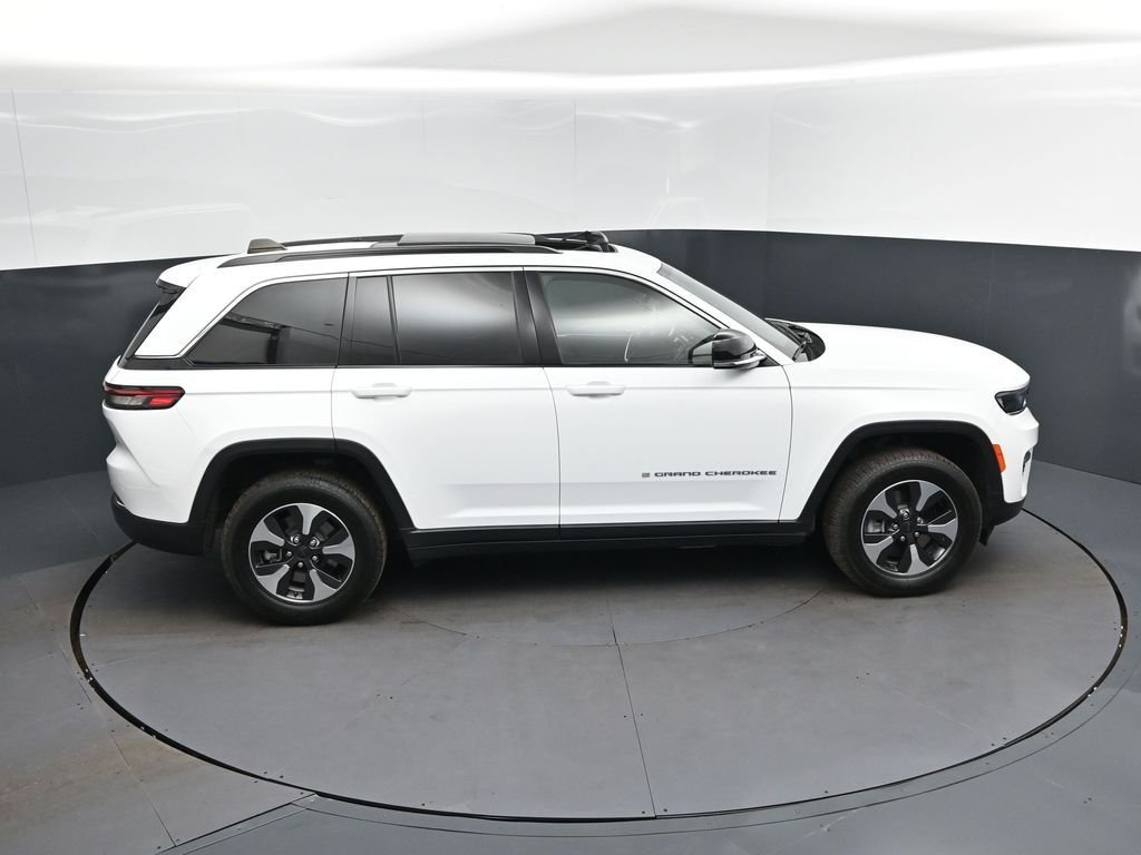 Used 2024 White Jeep 4xe image 35