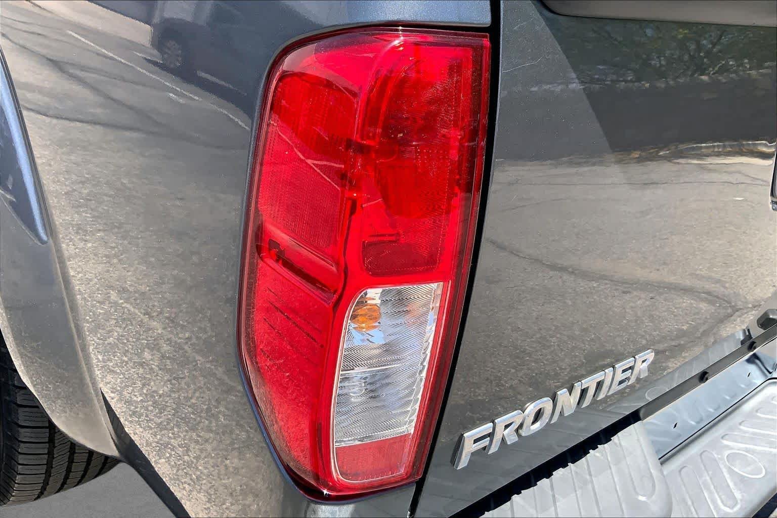 Used 2019 Gun Metallic Nissan SL image 26