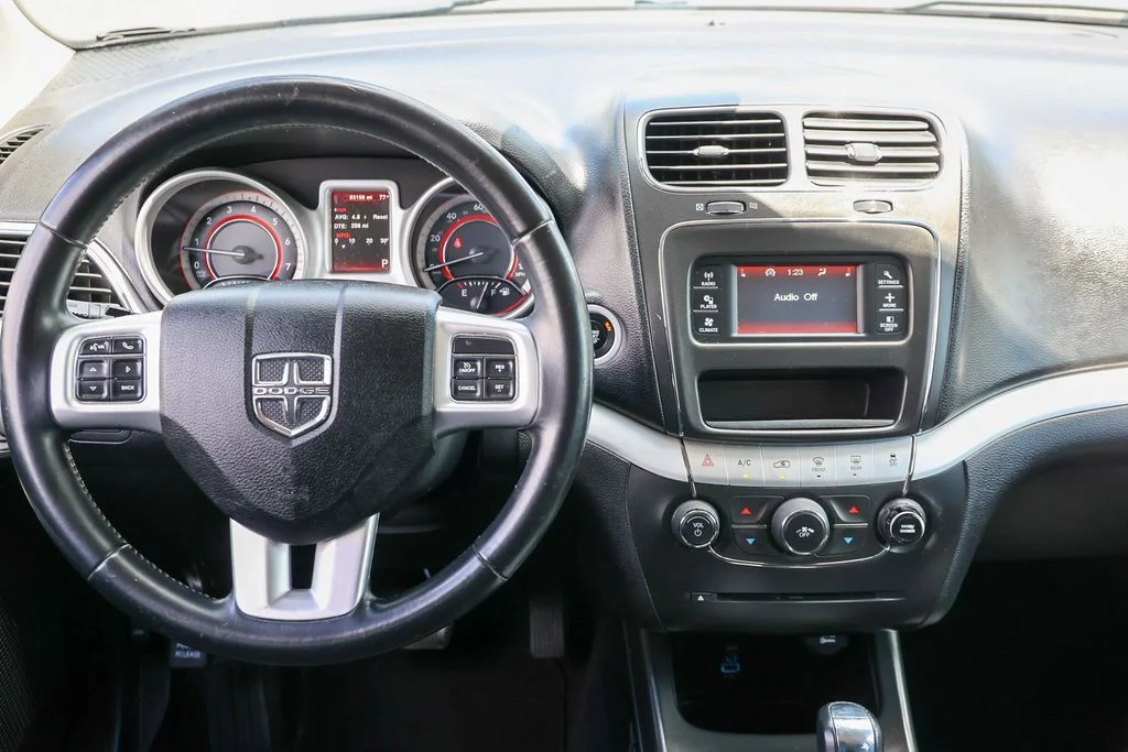Used 2018 Silver Dodge SE image 6