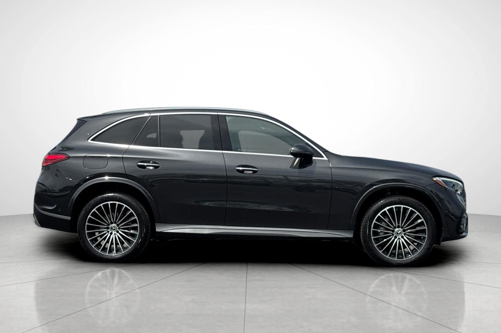 New 2026 Graphite Grey Metallic Mercedes-Benz GLC 300 image 33